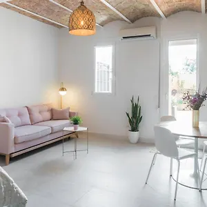 https://apartment-cosmopolitan.topbarcelonahotels.com